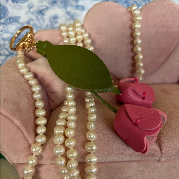 The Unbranded Brand Jewelry - Pink Tulip Faux Leather Purse Charm / Keychain NEW